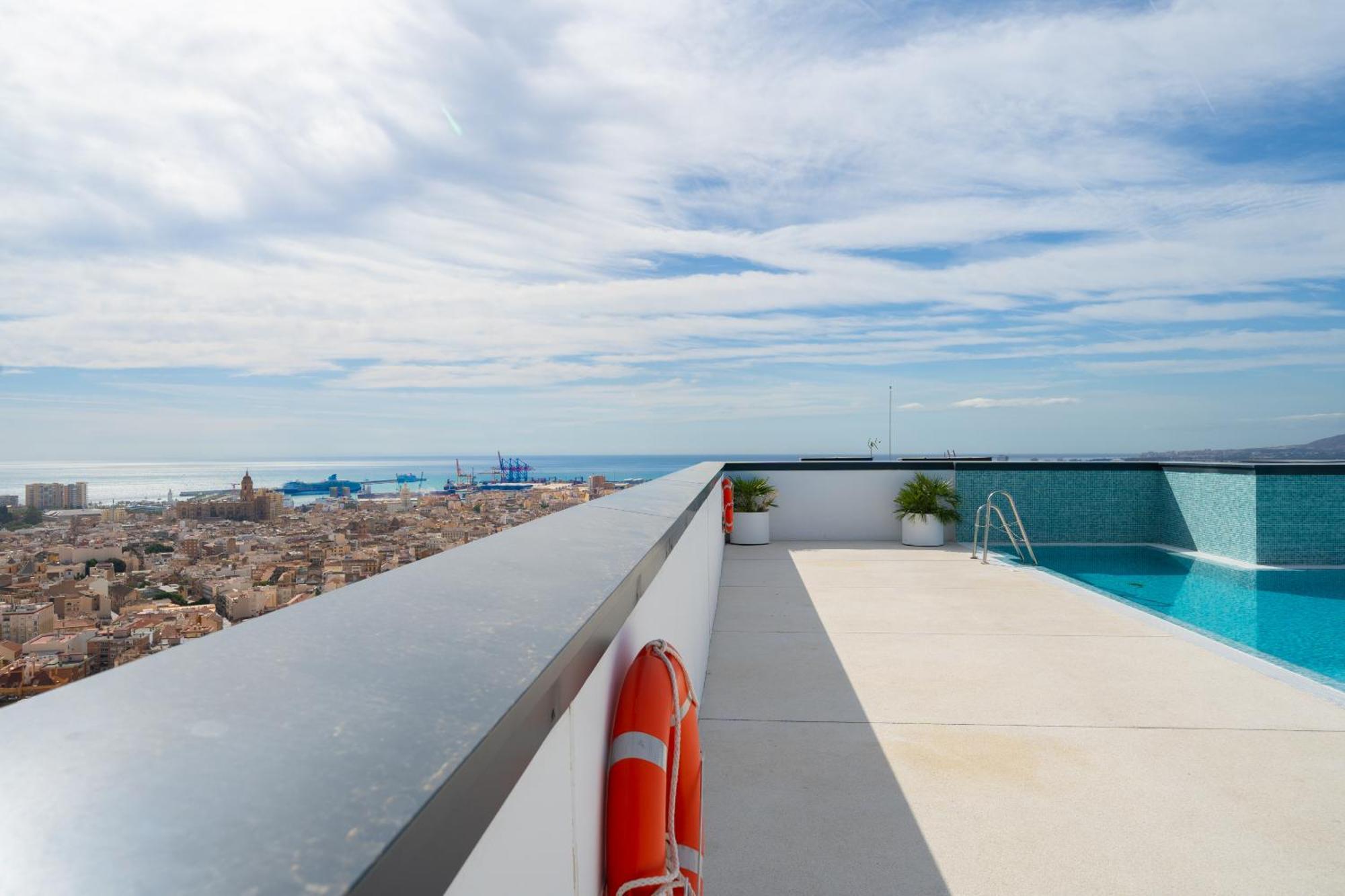 Xpce Urban 9 Skyline - Parking Free